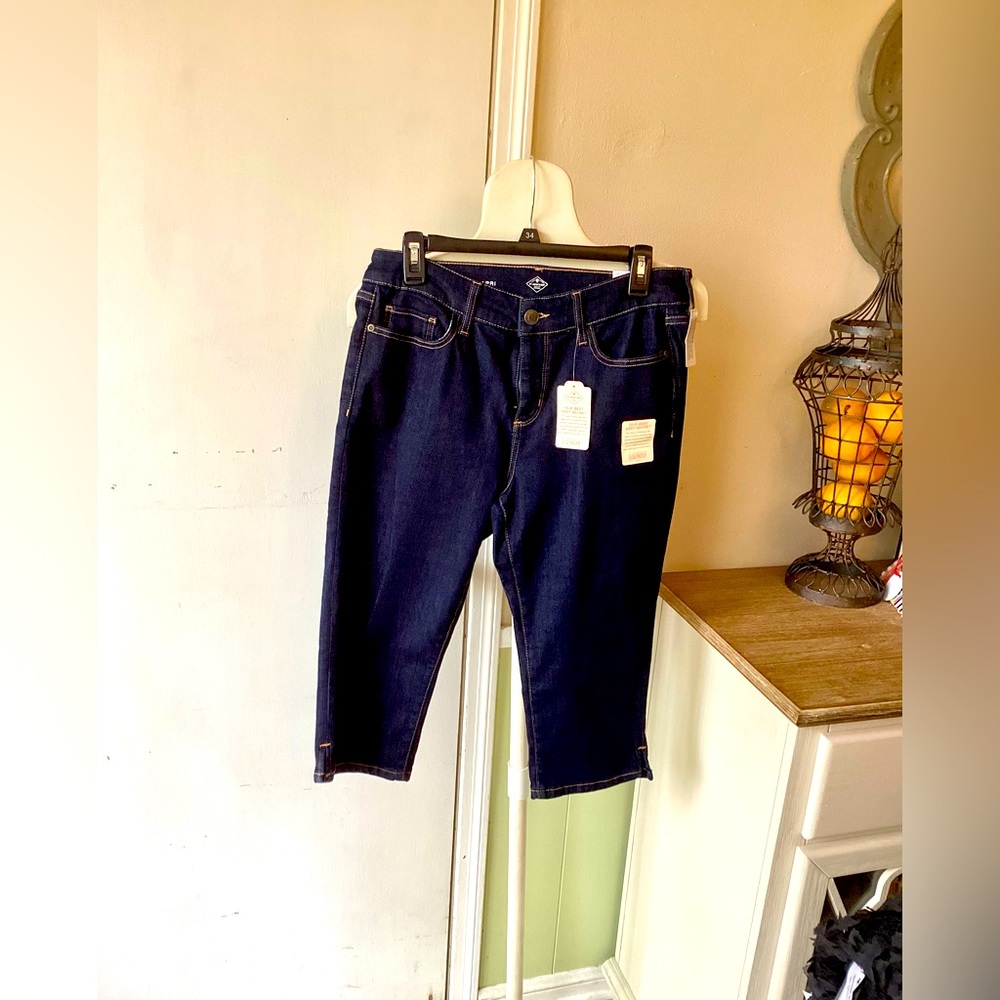 St. John’s Bay Capri, woman’s jeans in 10P